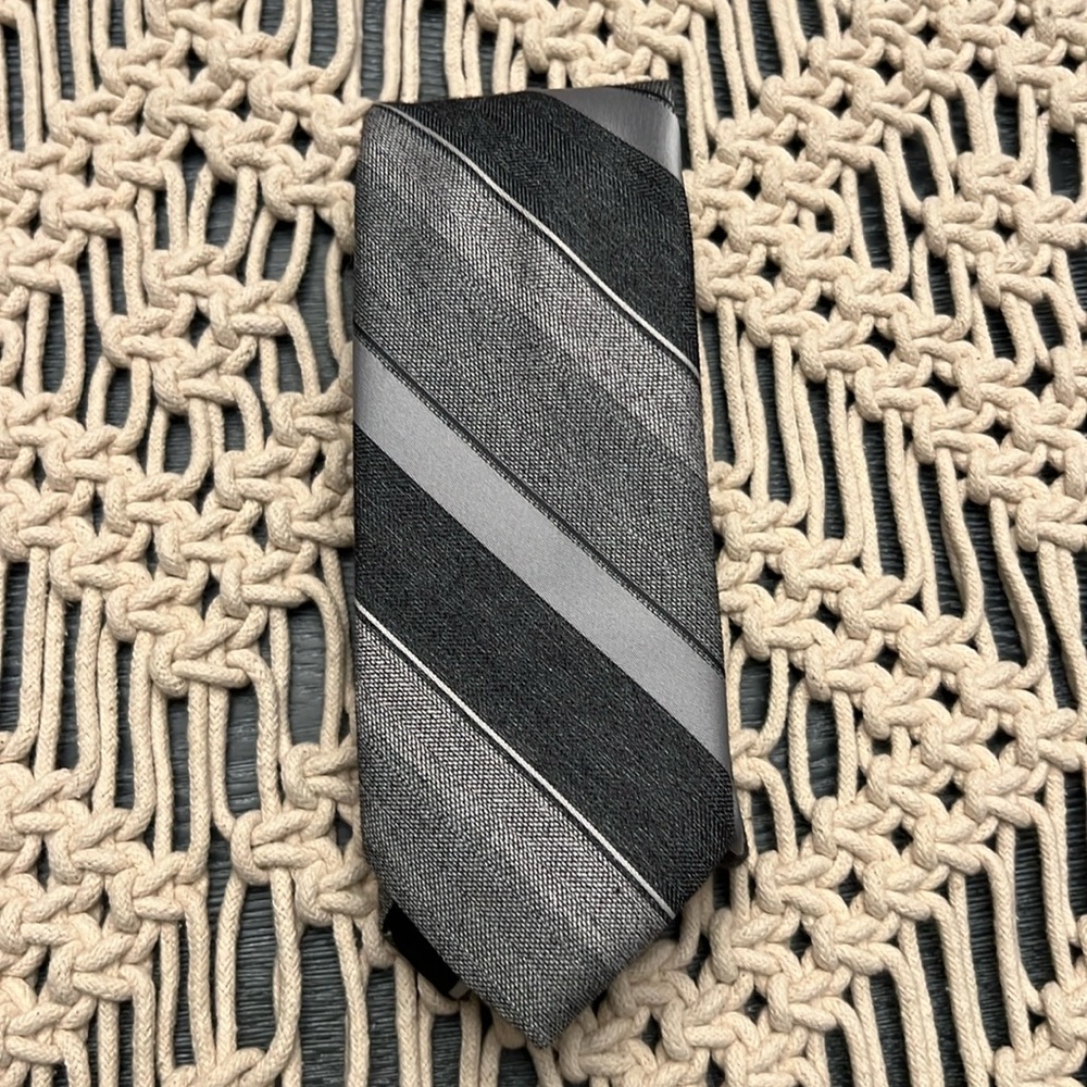 Mallory Church Stripe Pattern Tie-54”